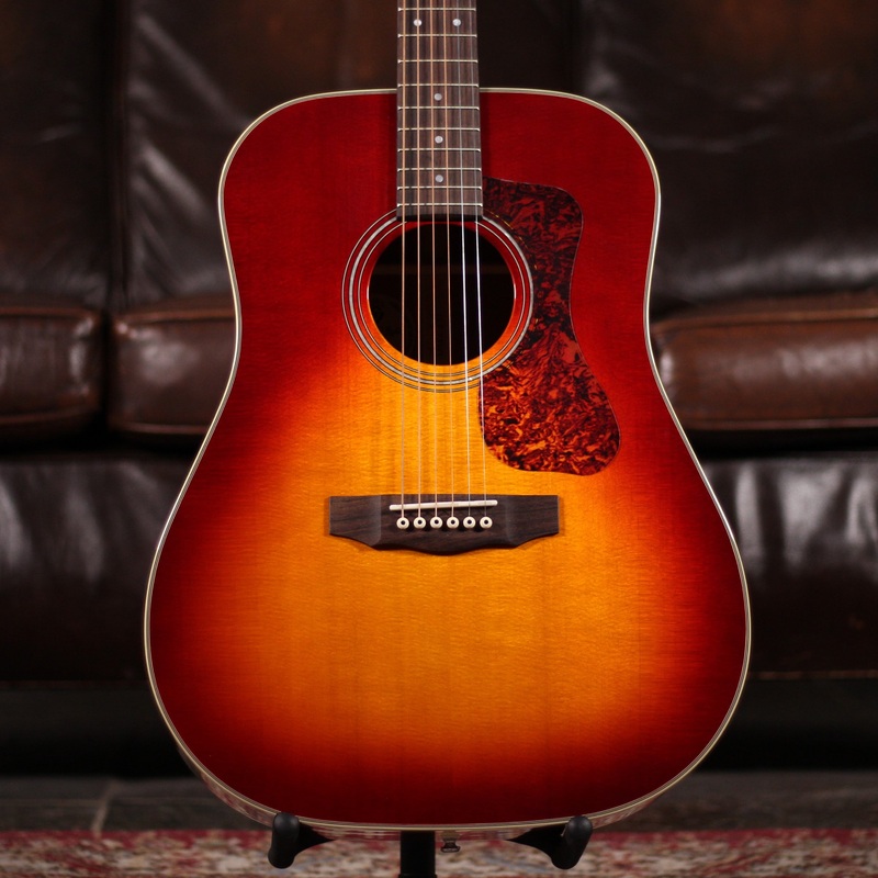 guild-d-140-cherry-burst Guild D-140 Cherry Burst