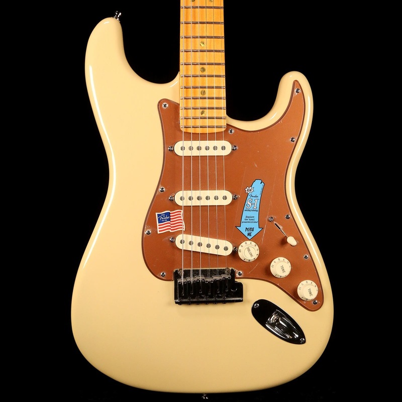 fender-american-deluxe-v-neck-stratocaster-honey-blonde-2005 Fender American Deluxe V-Neck Stratocaster Honey Blonde 2005