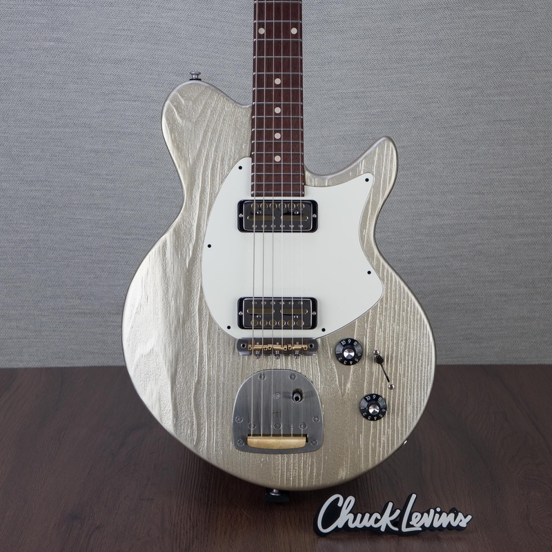 eastman-offset-63-electric-guitar-shoreline-gold Eastman Offset '63 Electric Guitar - Shoreline Gold