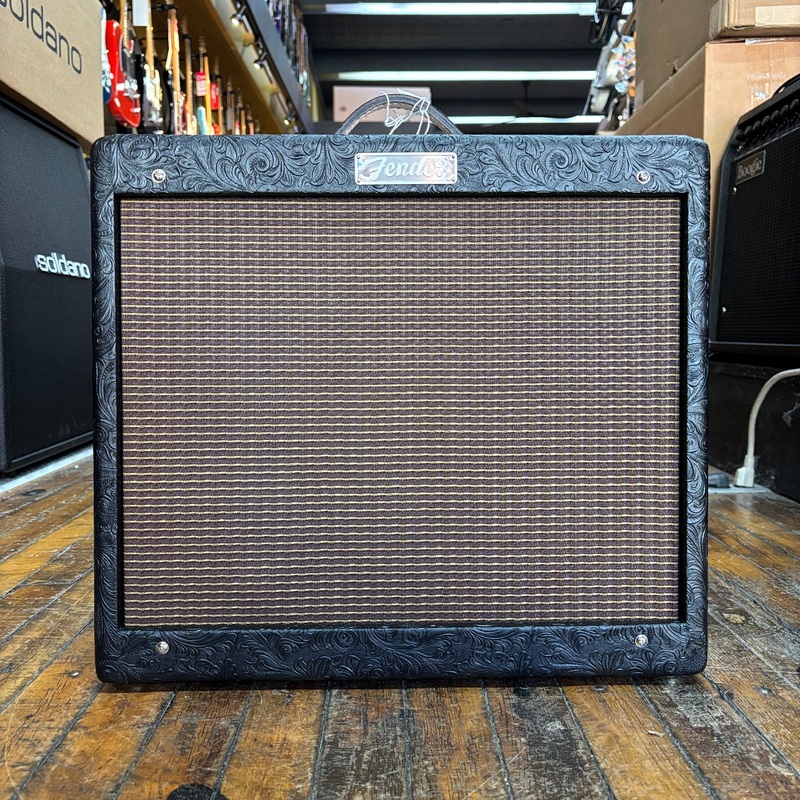 fender-limited-run-blues-junior-iv-30th-anniversary-15-watt-1-x-12-inch-combo-amplifier-black-western Fender Limited Run Blues Junior IV 30th Anniversary 15-watt 1 x 12-inch Combo Amplifier Black Western