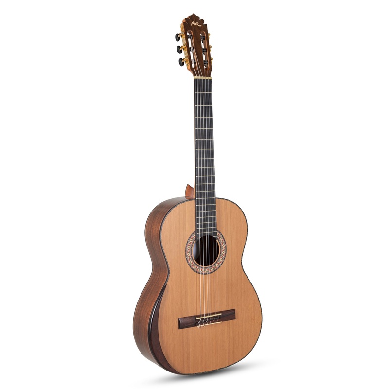 manuel-rodriguez-magistral-series-e-walnut-all-solid-4-4 Manuel Rodriguez Magistral Series E - Walnut All Solid 4/4