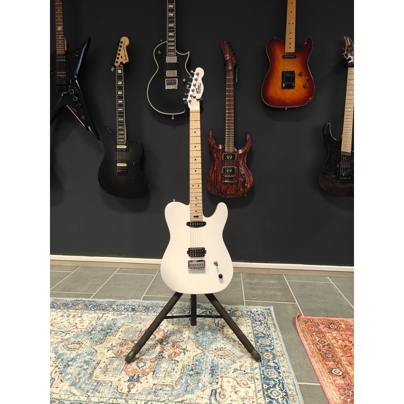 odes-custom-guitars-white-wizard Odes Custom Guitars White Wizard
