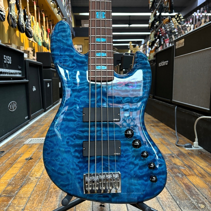 spector-usa-coda-5-dlx-5-string-bass-black-and-blue-quilted-maple-w-padded-gig-bag Spector USA Coda 5 DLX 5-String Bass Black and Blue Quilted Maple w/Padded Gig Bag
