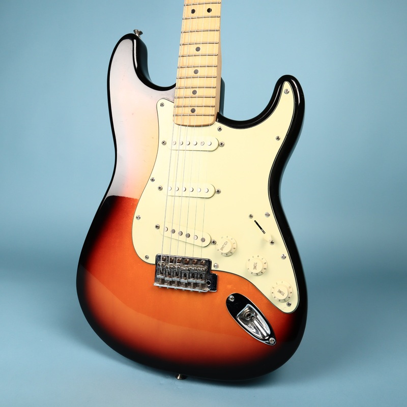 2004-special-edition-fender-stratocaster-sunburst-electric-guitar 2004 Special Edition Fender Stratocaster Sunburst Electric Guitar