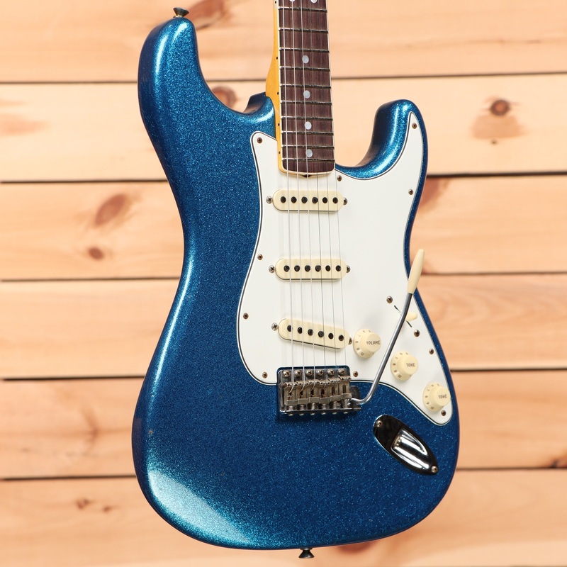 fender-custom-shop-limited-1965-stratocaster-journeyman-relic-aged-blue-sparkle Fender Custom Shop Limited 1965 Stratocaster Journeyman Relic - Aged Blue Sparkle