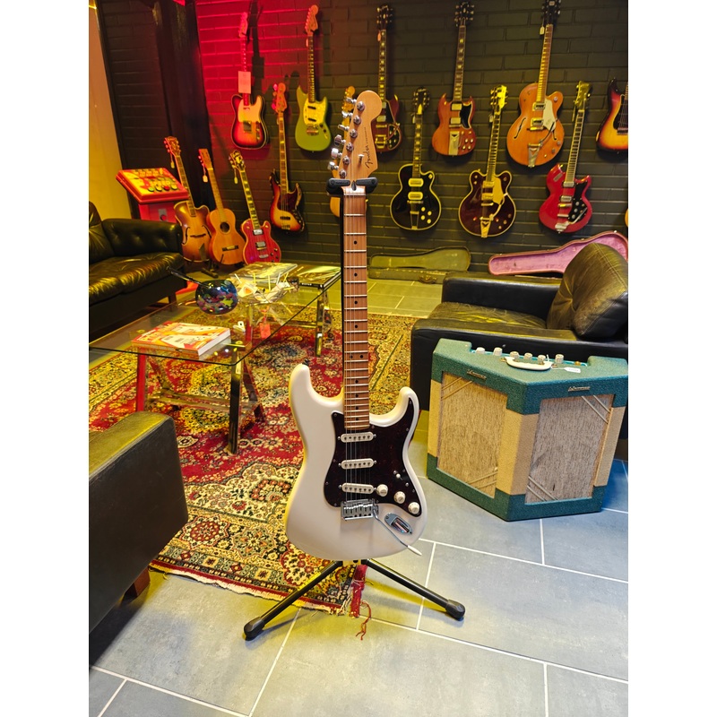 fender-stratocaster-player-plus-olympic-pearl Fender Stratocaster Player Plus Olympic Pearl