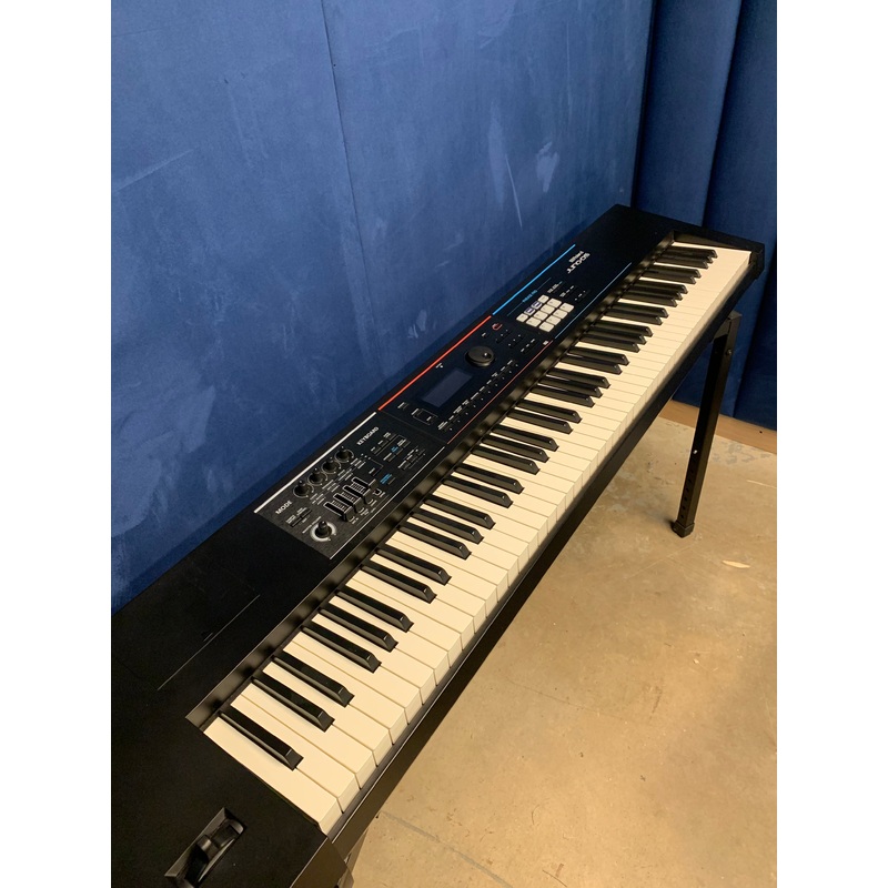 roland-juno-ds-88-key-synthesizer-w-phrase-pads-pre-owned Roland Juno DS 88-Key Synthesizer w/Phrase Pads (PRE-OWNED)