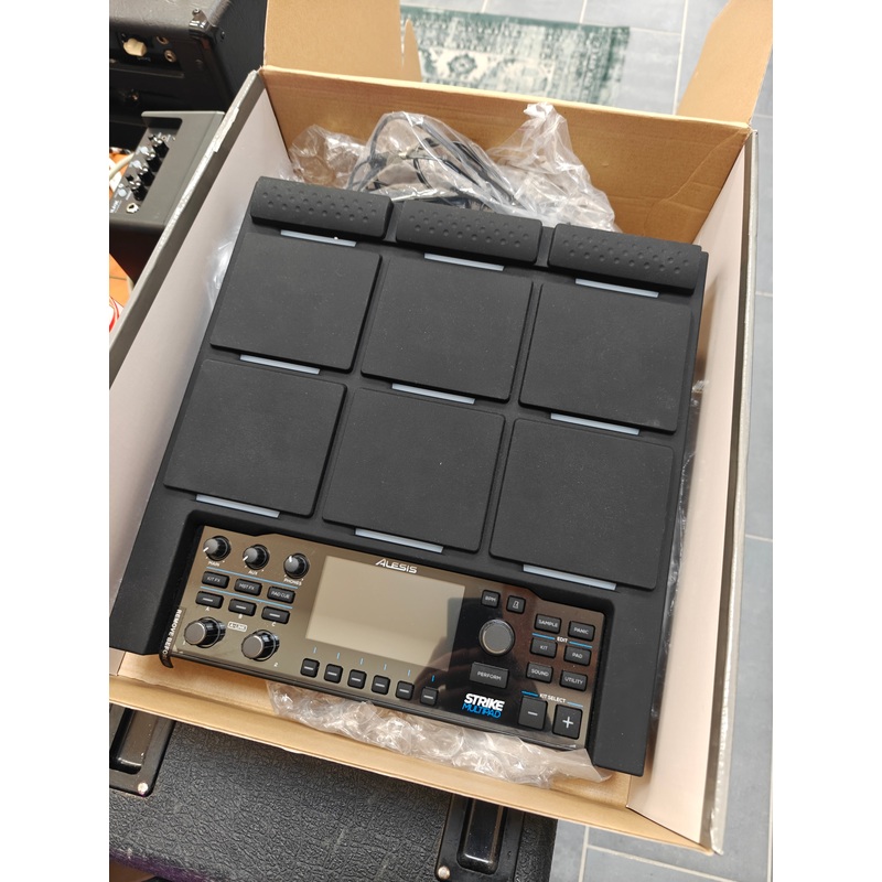 alesis-strike-multipad Alesis Strike Multipad
