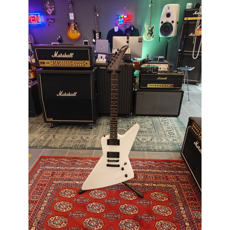 epiphone-1984-explorer-ex-limited-edition-custom-shop-alpine-white Epiphone 1984 Explorer EX Limited Edition Custom Shop Alpine White