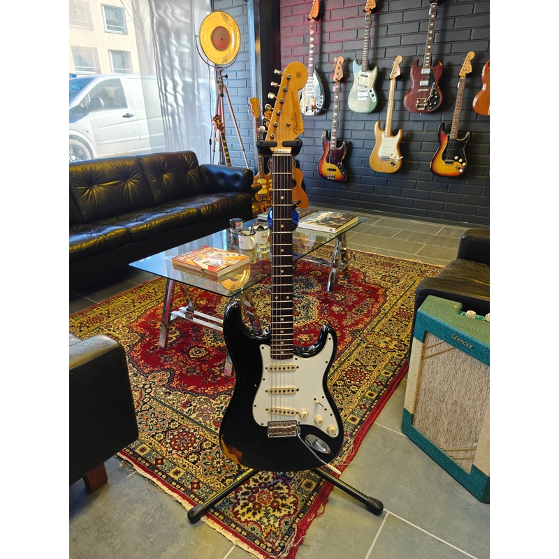 fender-custom-shop-stratocaster-ltd-1960-relic-black-over-sunburst-2005 Fender Custom Shop Stratocaster LTD 1960 Relic Black over Sunburst 2005