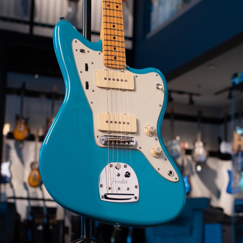 fender-american-professional-ii-jazzmaster-miami-blue-demo FENDER AMERICAN PROFESSIONAL II JAZZMASTER - MIAMI BLUE *DEMO*
