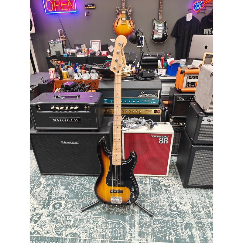 squier-affinity-p-bass-sunburst Squier Affinity P Bass Sunburst