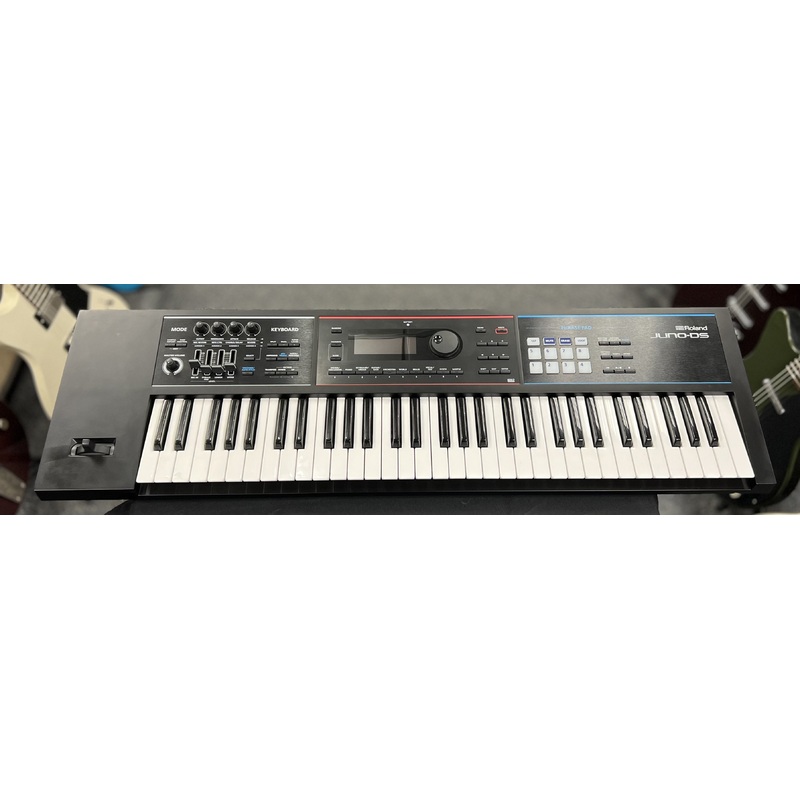 roland-juno-ds61-61-key-synthesizer-with-gator-gig-bag Roland JUNO-DS61 61 Key Synthesizer with Gator Gig Bag