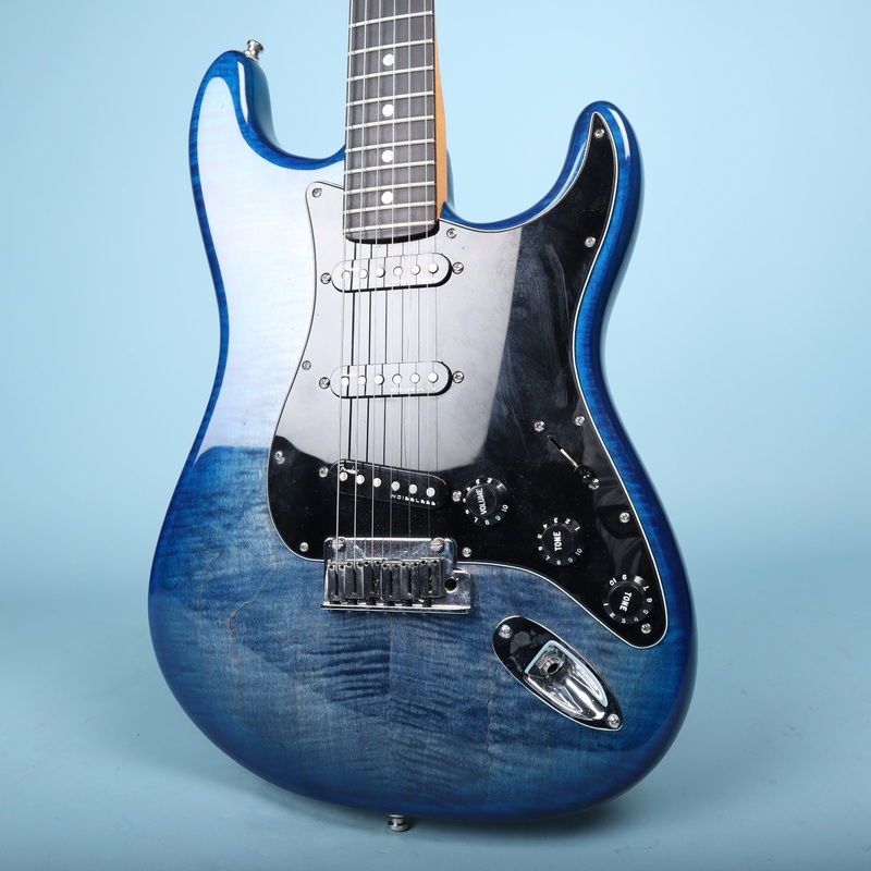 fender-american-ultra-stratocaster-hss-w-ebony-fretboard-denim-burst-blue Fender American Ultra Stratocaster HSS w/Ebony Fretboard Denim Burst Blue