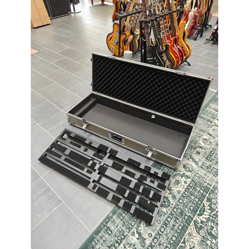 pedaltrain-terra-42-tourcase-with-wheels Pedaltrain Terra 42 Tourcase with wheels