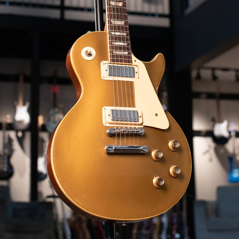 vintage-1971-gibson-les-paul-deluxe-goldtop-with-original-case VINTAGE 1971 GIBSON LES PAUL DELUXE - GOLDTOP WITH ORIGINAL CASE