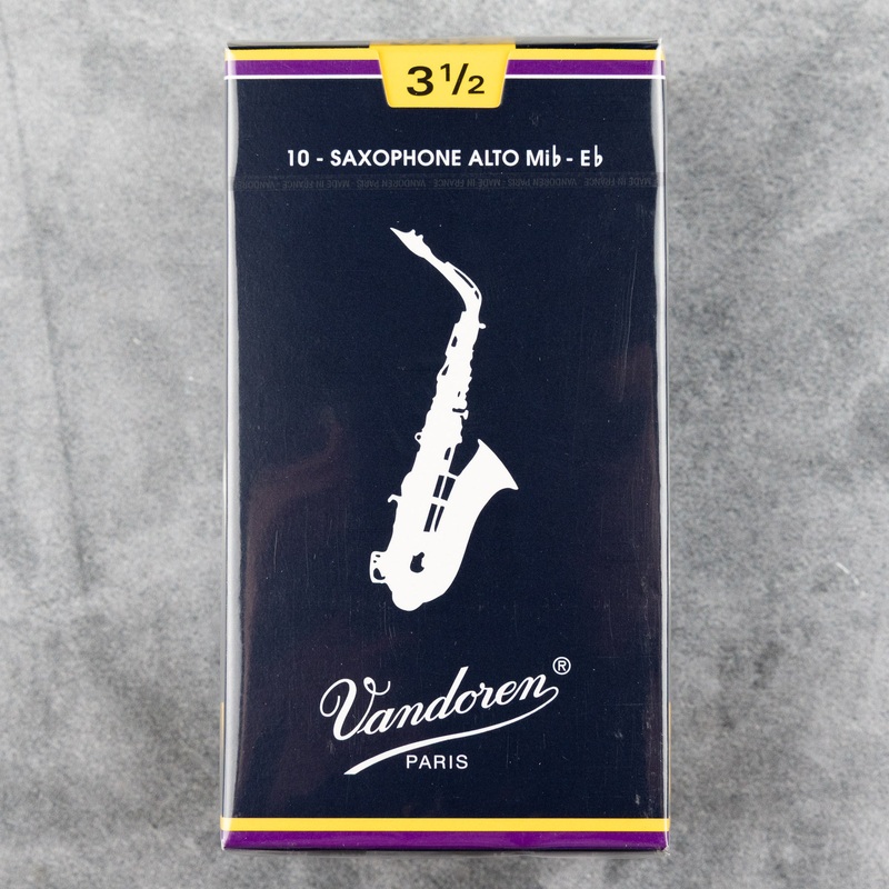 vandoren-traditional-alto-sax-reeds-strength-3-5-box-of-10 Vandoren Traditional Alto Sax Reeds, Strength 3.5 (Box of 10)