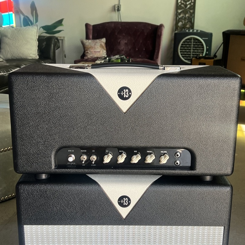 divided-by-13-btr-23-head-black-bronco-tolex-cream-v Divided by 13 BTR 23 Head - Black Bronco Tolex / Cream V