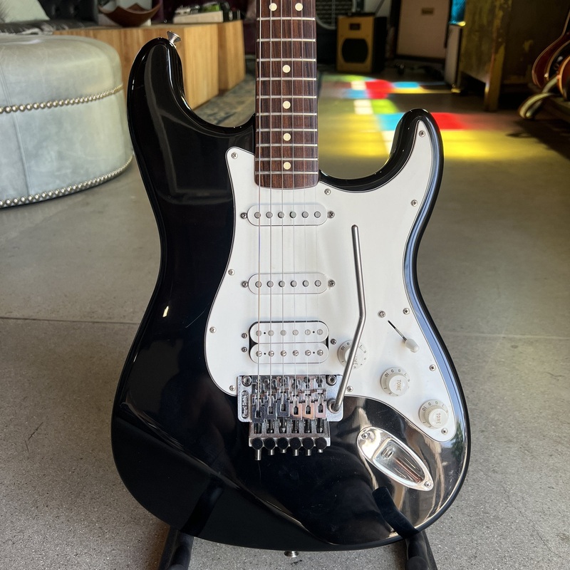 2001-fender-stratocaster-standard-hss-with-locking-tremolo 2001 Fender Stratocaster Standard HSS with Locking Tremolo