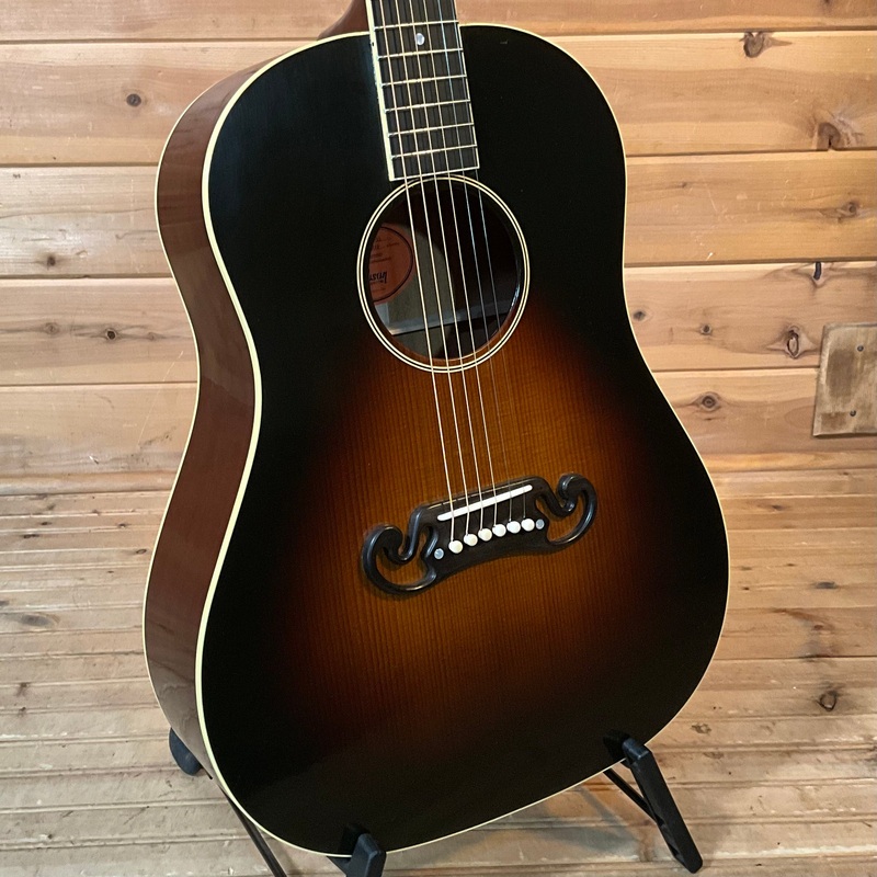 gibson-custom-1939-j-55-acoustic-guitar-faded-vintage-sunburst Gibson Custom 1939 J-55 Acoustic Guitar - Faded Vintage Sunburst