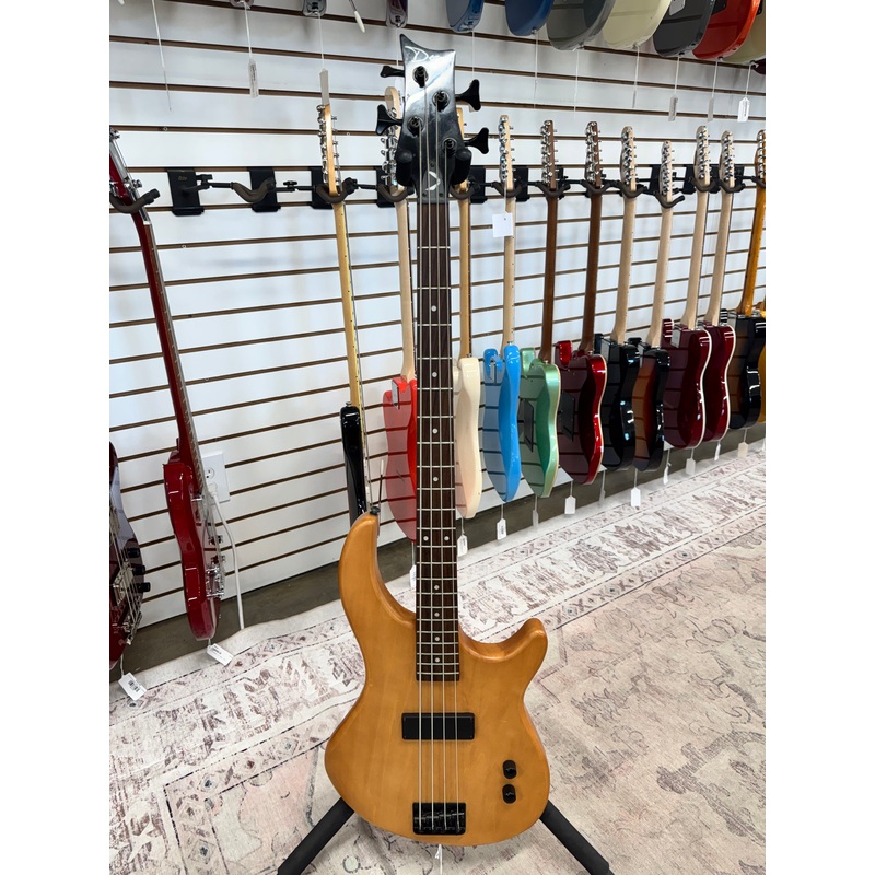 dean-edge-09-4-string-bass-guitar-satin-natural-used Dean Edge 09 4-String Bass Guitar - Satin Natural - Used