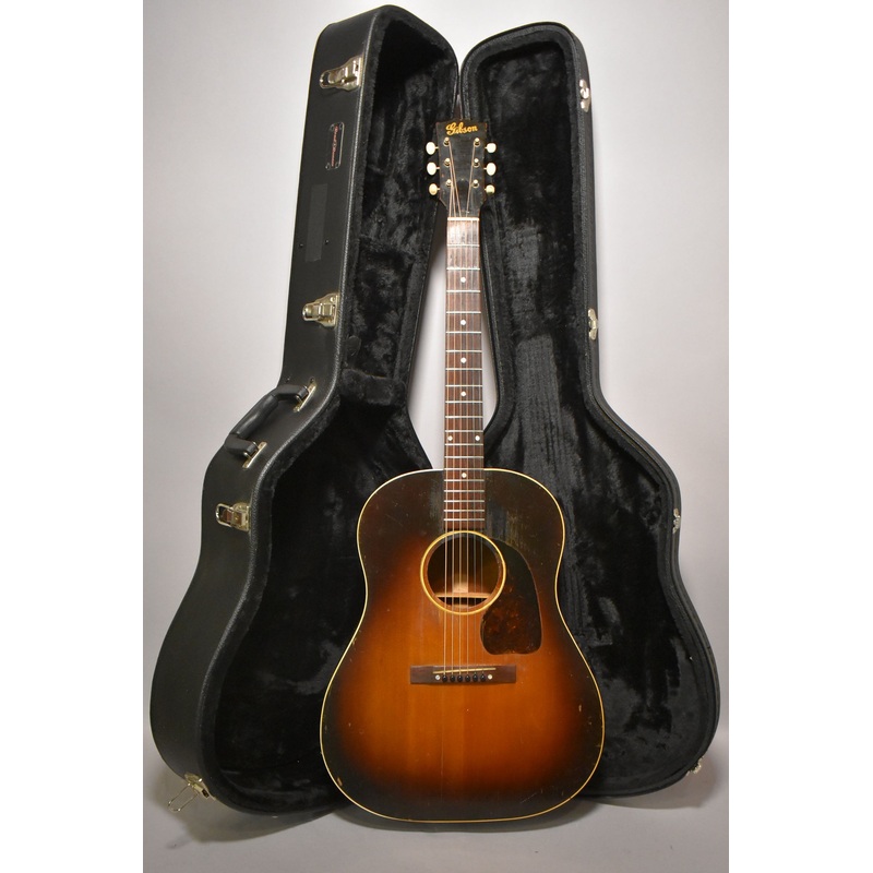 1946-gibson-j-45-jumbo-acoustic-script-logo-sunburst-finish-w-hsc 1946 Gibson J-45 Jumbo Acoustic Script Logo Sunburst Finish w/HSC