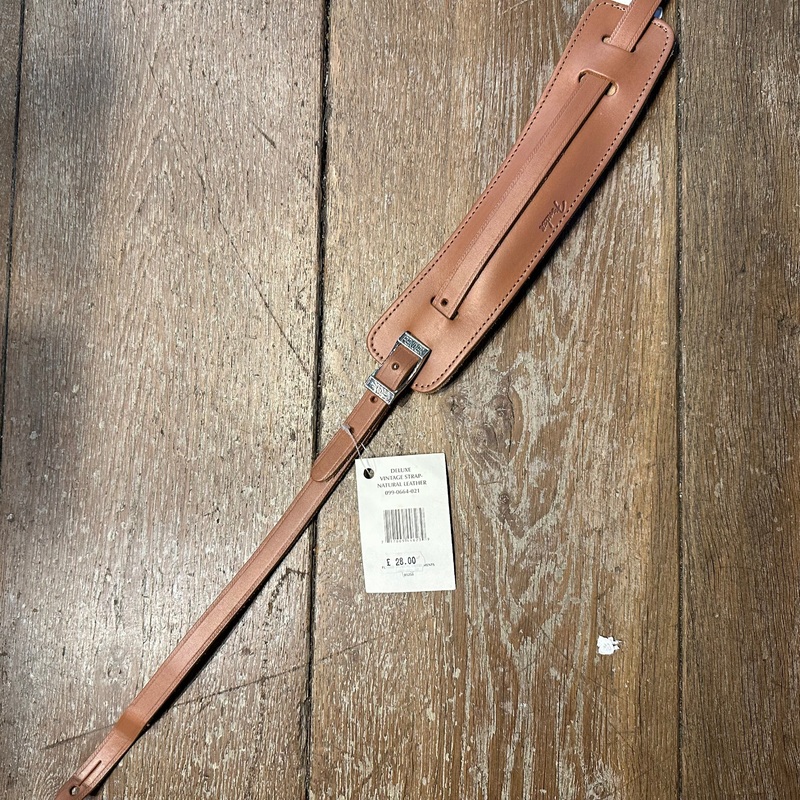 fender-super-deluxe-vintage-style-straps Fender Super Deluxe Vintage-Style Straps