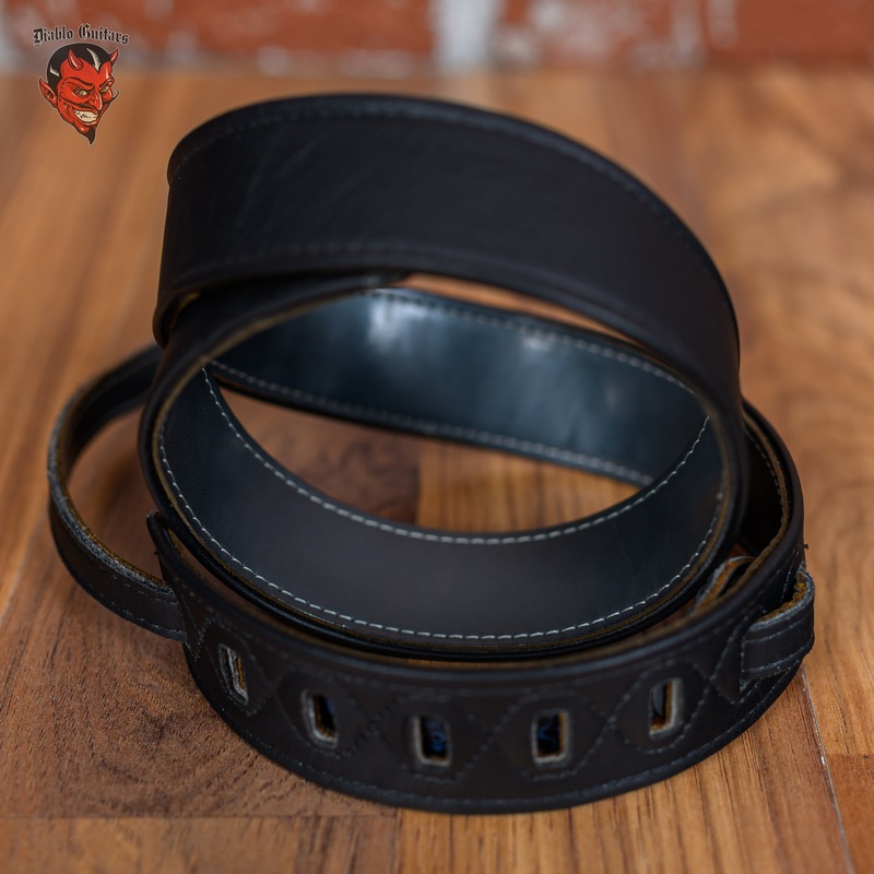 levy-s-m26vcp-blk-gry-2-75-reversible-vinyl-guitar-strap-gray-black Levy's M26VCP-BLK-GRY 2.75" Reversible Vinyl Guitar Strap Gray / Black