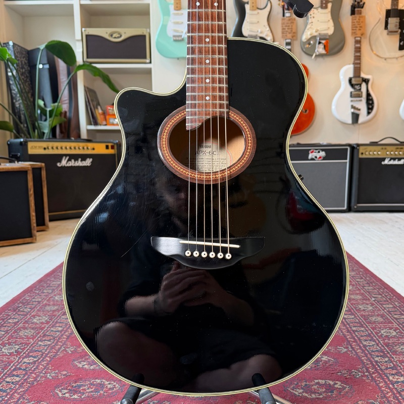 yamaha-electro-acoustic-left-handed-black-preowned Yamaha Electro Acoustic Left handed - Black - Preowned