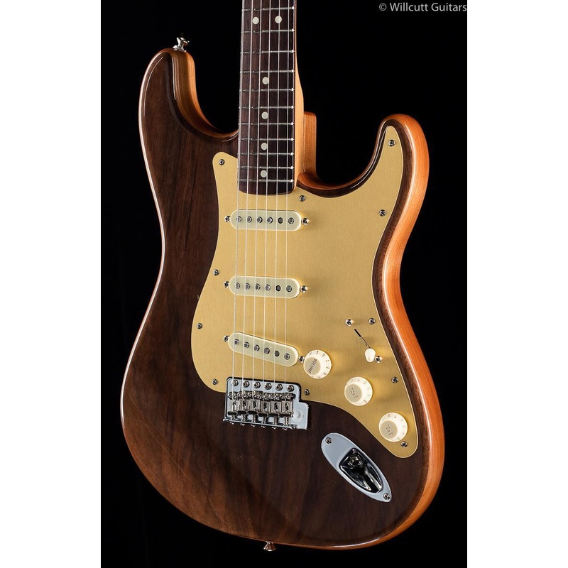 fender-american-custom-ltd-walnut-roasted-stratocaster-801 Fender American Custom Ltd. Walnut Roasted Stratocaster (801)