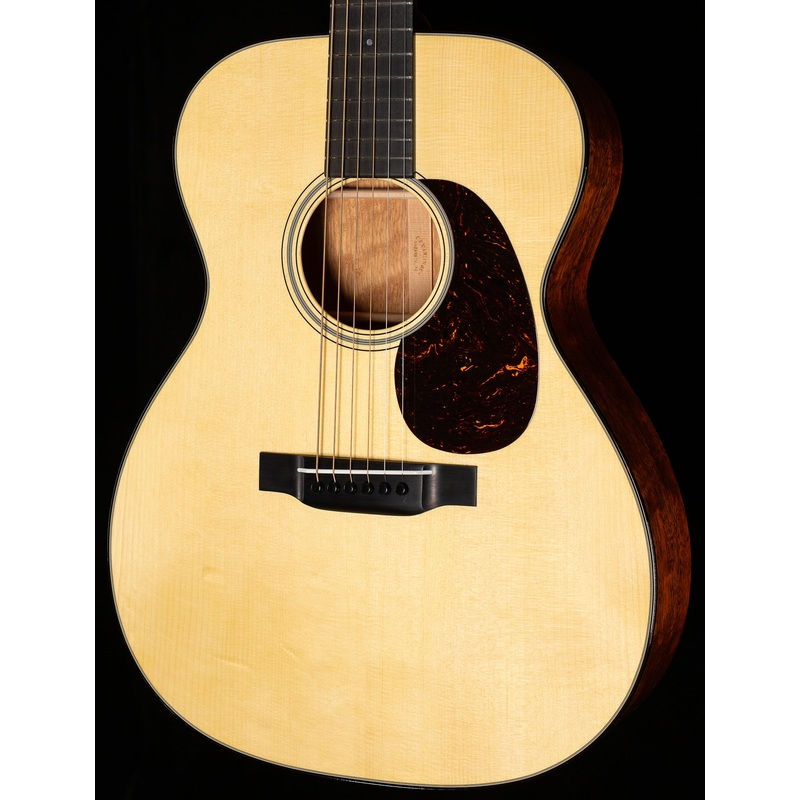 martin-custom-shop-willcutt-exclusive-000-style-18-adirondack-quilted-mahogany-032 Martin Custom Shop Willcutt Exclusive 000 Style 18 Adirondack/Quilted Mahogany (032)