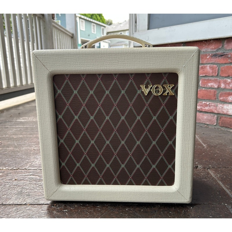 vox-ac4tv8-4-watt-1x8-guitar-combo Vox AC4TV8 4-Watt 1x8" Guitar Combo