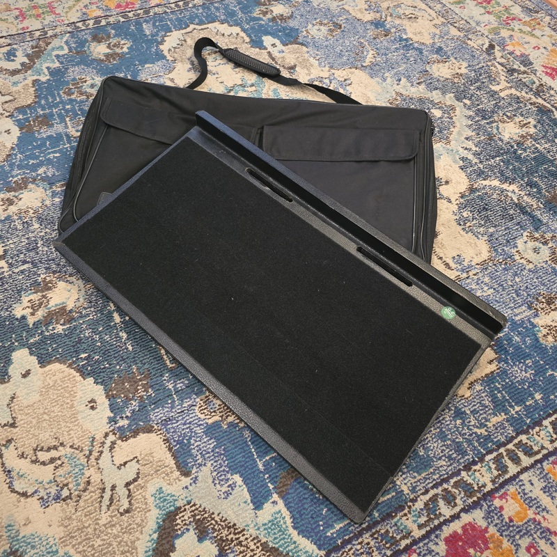 used-gator-gtp-pro-guitar-pedalbaord-w-tote-gig-bag Used Gator GTP-Pro Guitar Pedalbaord w/ Tote Gig Bag