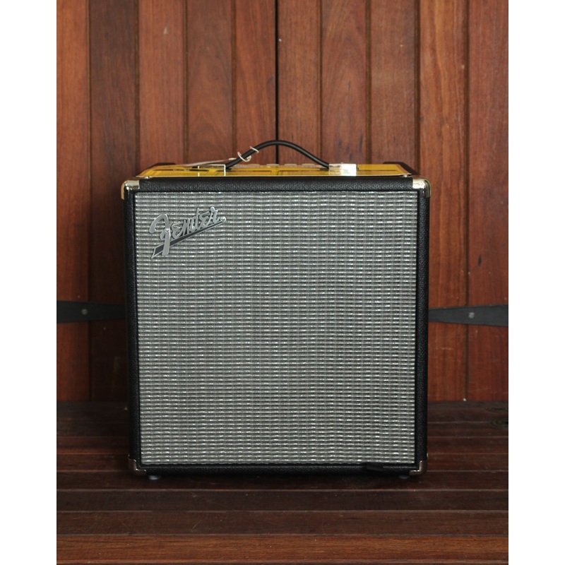 fender-rumble-40-v3-bass-amplifier-combo Fender Rumble 40 V3 Bass Amplifier Combo