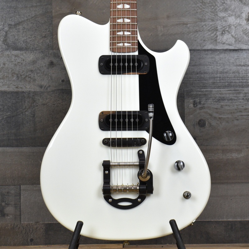 powers-electric-a-type-moonlight-white-pf42-camtail-moonlight-white-with-gigbag Powers Electric A-Type Moonlight White PF42 CamTail - Moonlight White with Gigbag