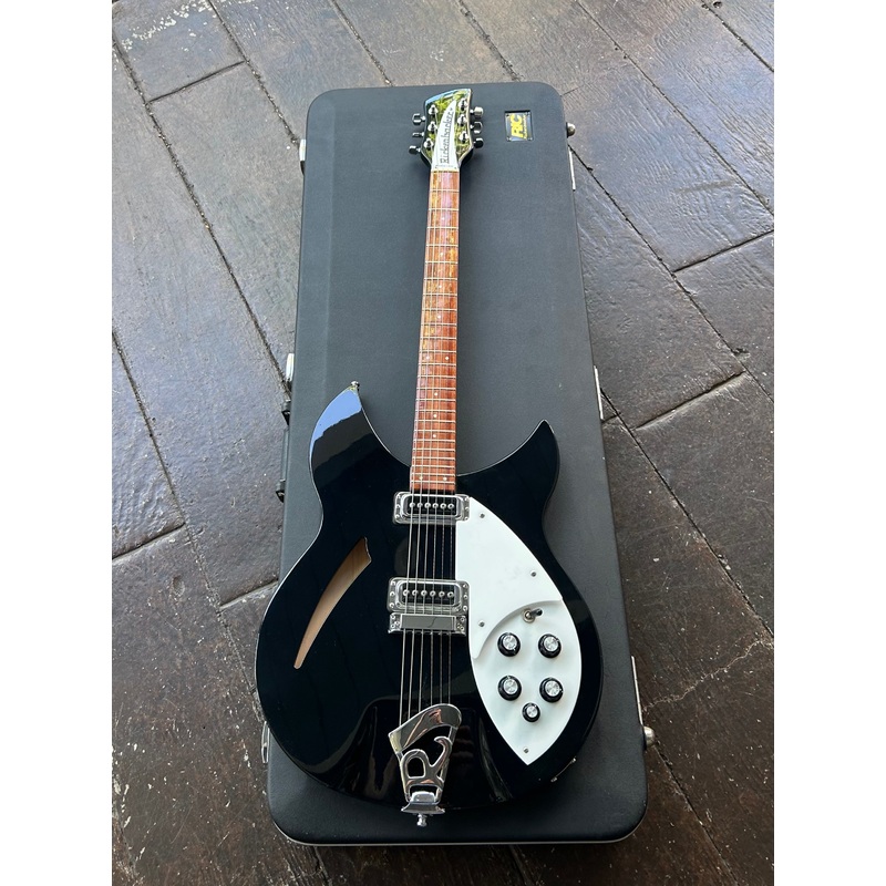 2011-rickenbacker-330 2011 Rickenbacker 330