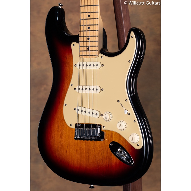 fender-partscaster-highway-one-neck-and-american-deluxe-body-used Fender Partscaster Highway One Neck and American Deluxe Body USED