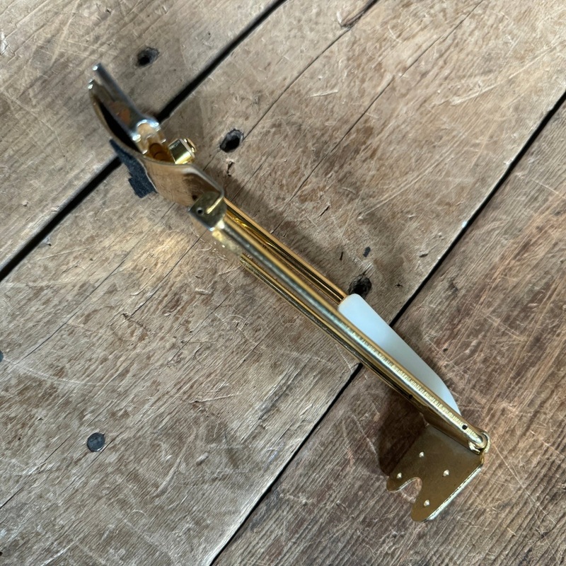 gibson-maestro-long-gold-vibrola-no-plate-no-screws-repro-arm-1960s Gibson Maestro Long Gold Vibrola, no plate no screws repro arm 1960s