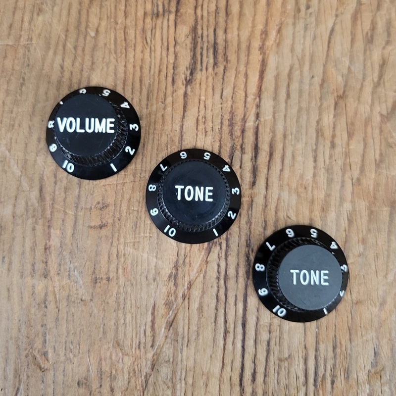 fender-black-strat-knobs-reproduction Fender Black Strat Knobs - Reproduction