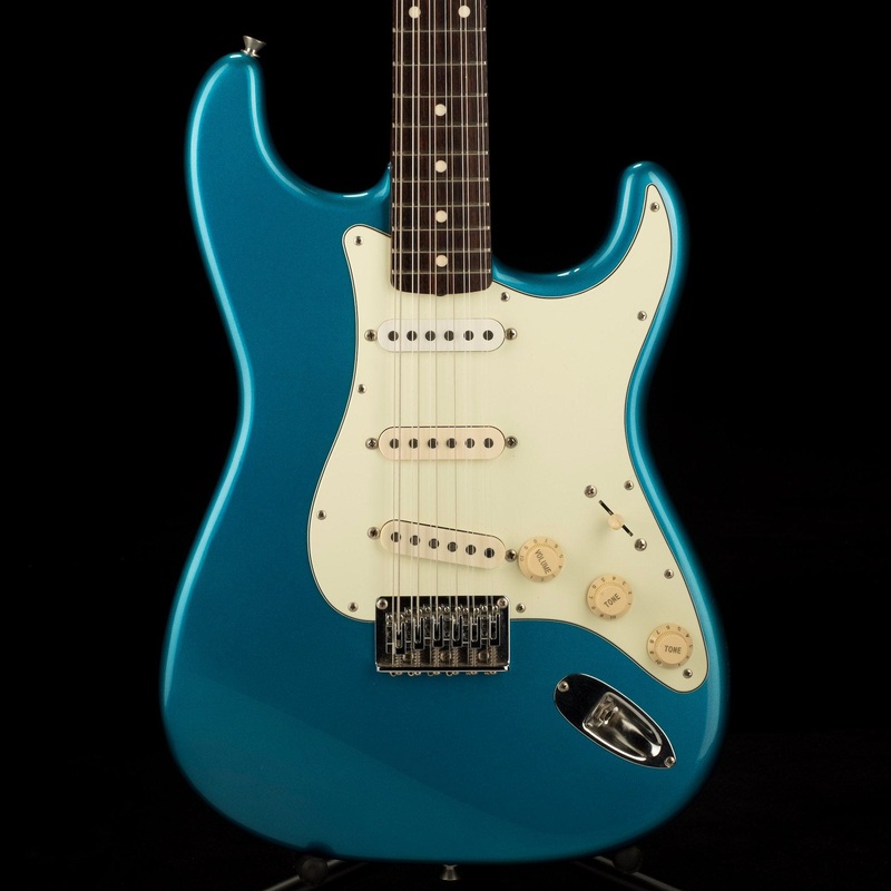 used-fender-special-edition-strat-xii-lake-placid-blue-electric-guitar Used Fender Special Edition Strat XII Lake Placid Blue Electric Guitar