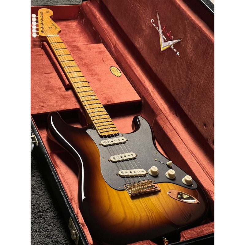 fender-custom-shop-exclusive-american-custom-n-o-s-with-maple-neck-2-tone-sunburst-in-16430 Fender Custom Shop Exclusive American Custom N.O.S. With Maple Neck 2 Tone Sunburst in 16430