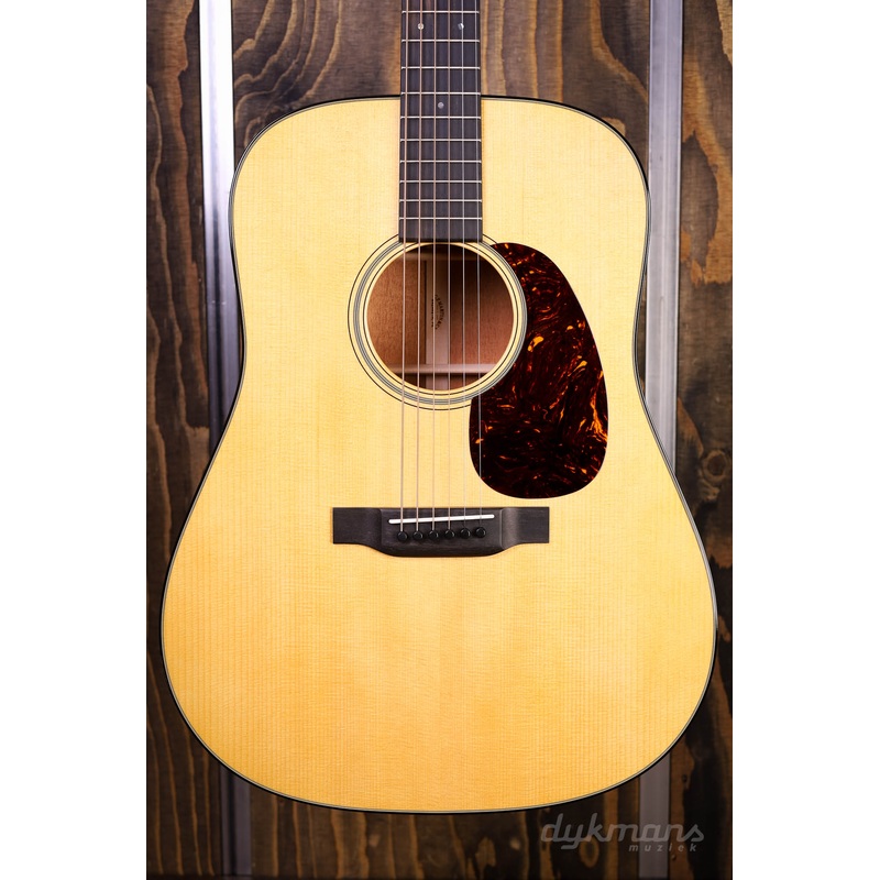 martin-d-18-dreadnought Martin D-18 Dreadnought