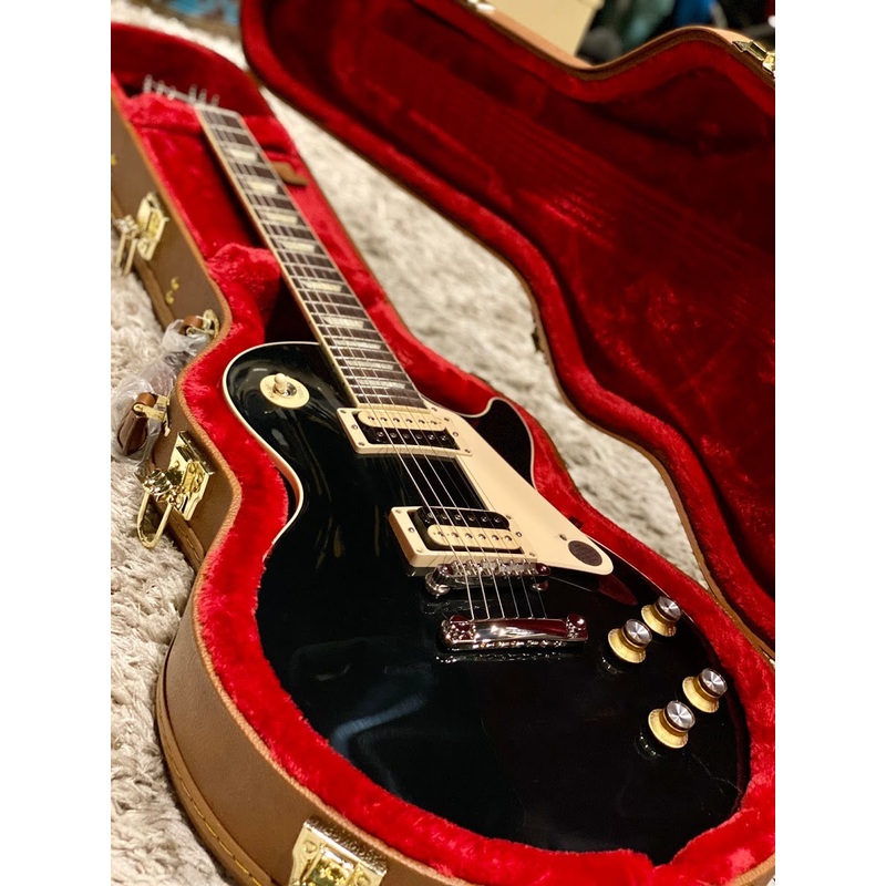 gibson-modern-collection-les-paul-classic-in-ebony-230030027 Gibson Modern Collection Les Paul Classic in Ebony 230030027