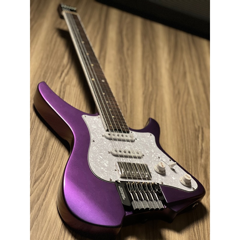 aguda-black-hole-hss-in-chameleon-with-pearl-white-pickguard Aguda Black Hole HSS in Chameleon with Pearl White Pickguard