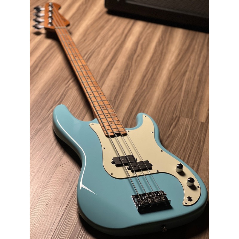 sqoe-spb600-roasted-maple-series-bass-in-sonic-blue SQOE SPB600 Roasted Maple Series Bass in Sonic Blue