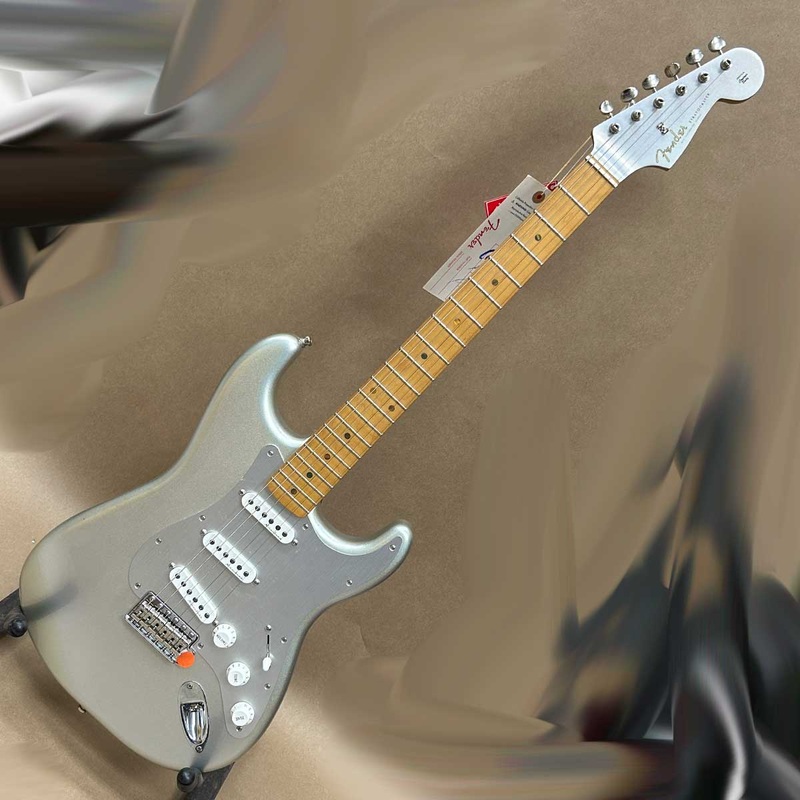 fender-h-e-r-signature-stratocaster-chrome-glow-2020 Fender H.E.R. Signature Stratocaster Chrome Glow - 2020