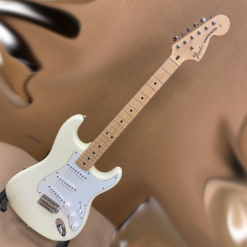 fender-custom-shop-robin-trower-stratocaster-with-fulltone-pedal Fender Custom Shop Robin Trower Stratocaster with Fulltone Pedal