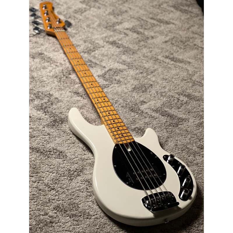 sire-marcus-miller-z3-5-string-bass-guitar-in-antique-white Sire Marcus Miller Z3 5-String Bass Guitar in Antique White