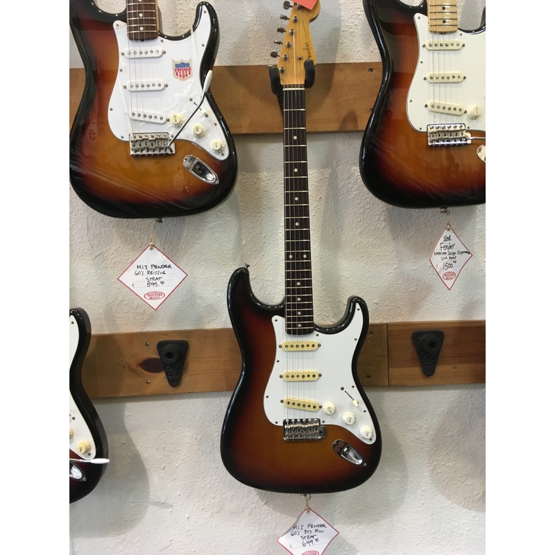 used-fender-made-in-japan-60s-vintage-reissue-rosewood-fingerboard-stratocaster-sunburst-with-bag Used Fender Made in Japan 60s Vintage Reissue Rosewood Fingerboard Stratocaster - Sunburst With Bag