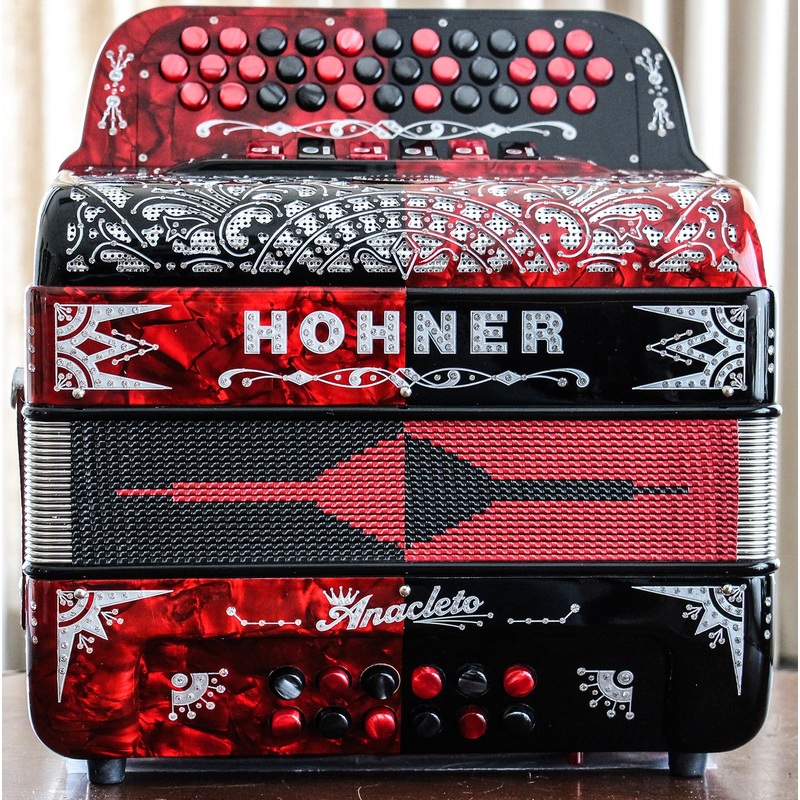 hohner-anacleto-rey-del-norte-black-and-red Hohner Anacleto Rey Del Norte Black and Red